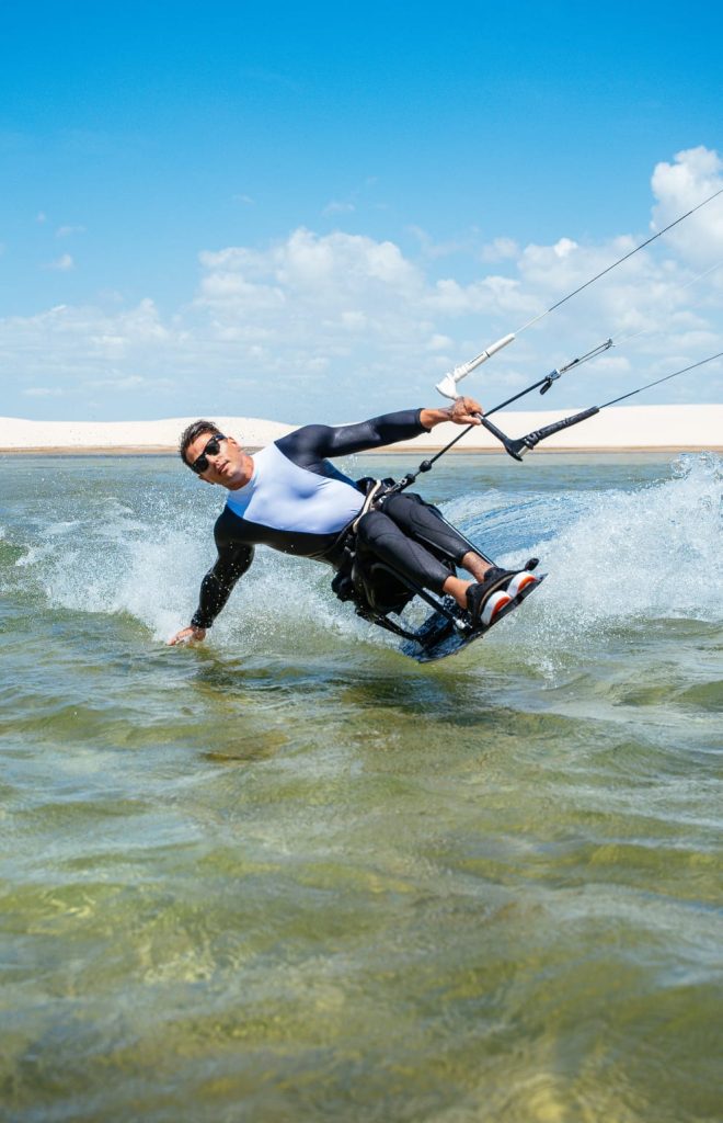 Primeiro brasileiro a praticar o kitesurf adaptado, Fernando Fernandes se diz desbravador dos esportes adaptados (Foto: Caio Florentino)