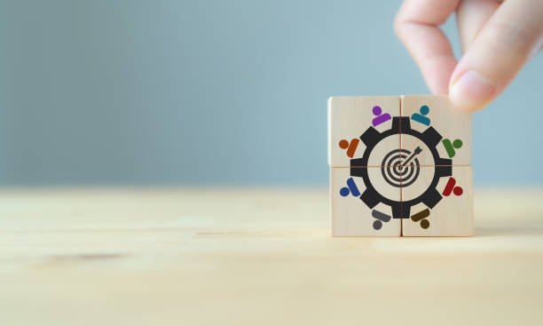 Descubra como estratégias de co-marketing entre marcas com públicos similares podem gerar mais valor e alcance em campanhas conjuntas.