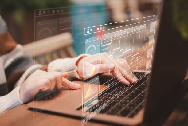 Descubra as práticas essenciais de segurança de dados em e-commerces em 2025 e proteja seu negócio contra ameaças e vazamentos digitais.