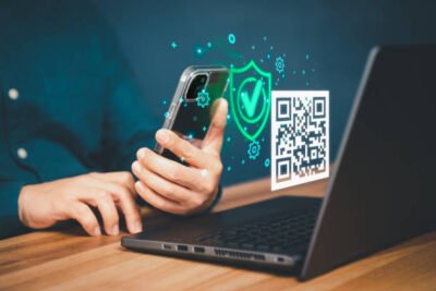 Aprenda a usar QR Codes de forma criativa em 2025 para atrair clientes, integrar canais e impulsionar suas estratégias de marketing.
