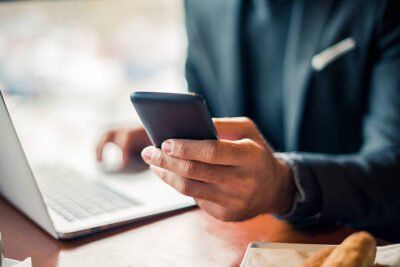 Veja como o aluguel de equipamentos na indústria, como celulares e notebooks, pode reduzir custos e aumentar a produtividade da sua empresa.