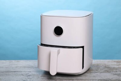 Air fryer gasta muita energia? Descubra os mitos e verdades sobre o consumo elétrico e faça a escolha certa para a sua cozinha.