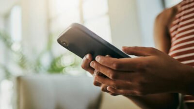 Aprenda como otimizar seu site para SEO tradicional e GEO, maximizando sua visibilidade e engajamento com motores de busca generativos.