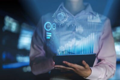 Entenda a importância da gestão baseada em dados reais para decisões mais precisas, redução de riscos e crescimento sustentável.