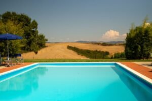 Qual o melhor sistema de aquecimento para piscina residencial